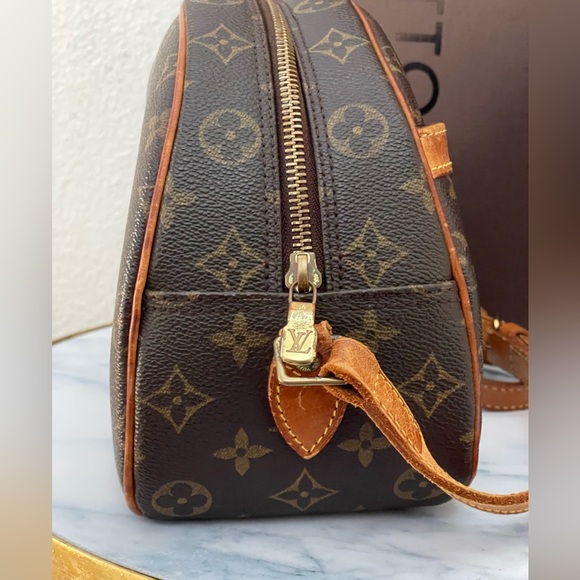 LOUIS VUITTON Monogram Blois Crossbody/Shoulder Bag - Picture 6 of 15